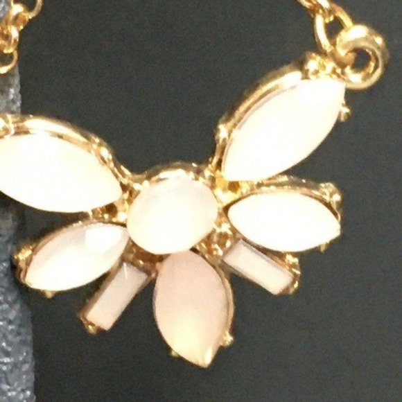 Dangle Pierced Chandelier Earrings White MOP Pink Shell Gold Retro BoHo - Picture 3 of 5